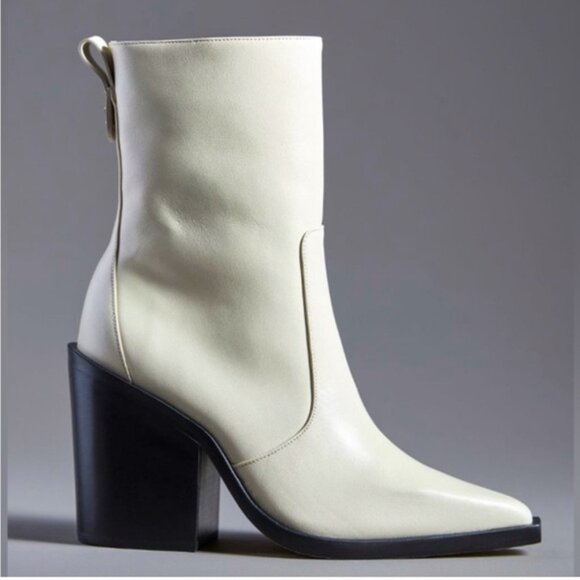 Larroude Women's Cream Leather JAMES Pointed Toe Gold Hardware Boots Size 7.5 - Picture 6 of 6